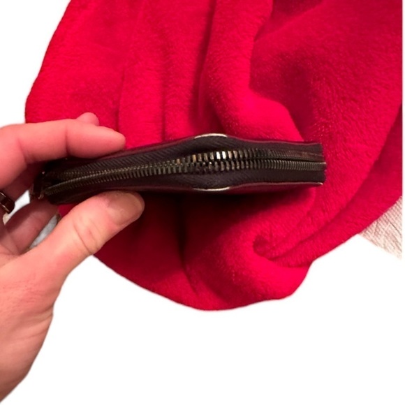 Ted Baker Black Leather, Bifold Zip Around Wallet, Striking Black & Red Interior - Picture 13 of 16